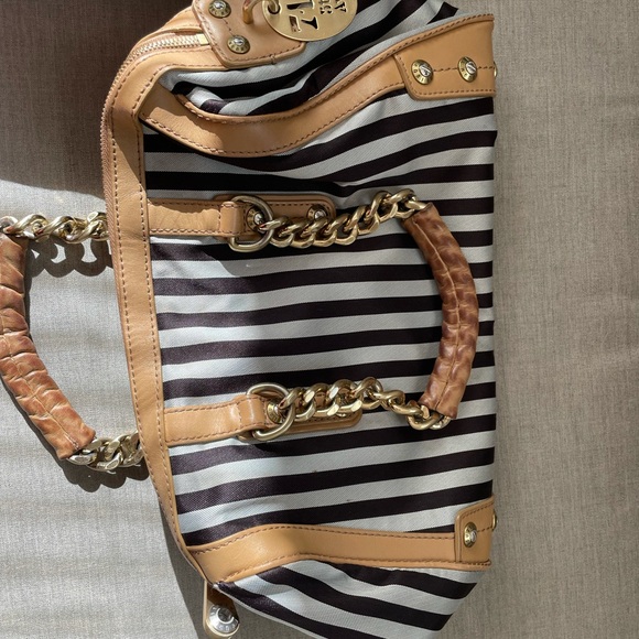 Henri Bendel Bag - Picture 3 of 7